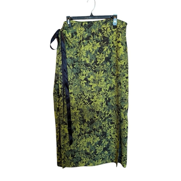 Jones Wear Green and Black Sarong Wrap Skirt - Picture 1 of 11